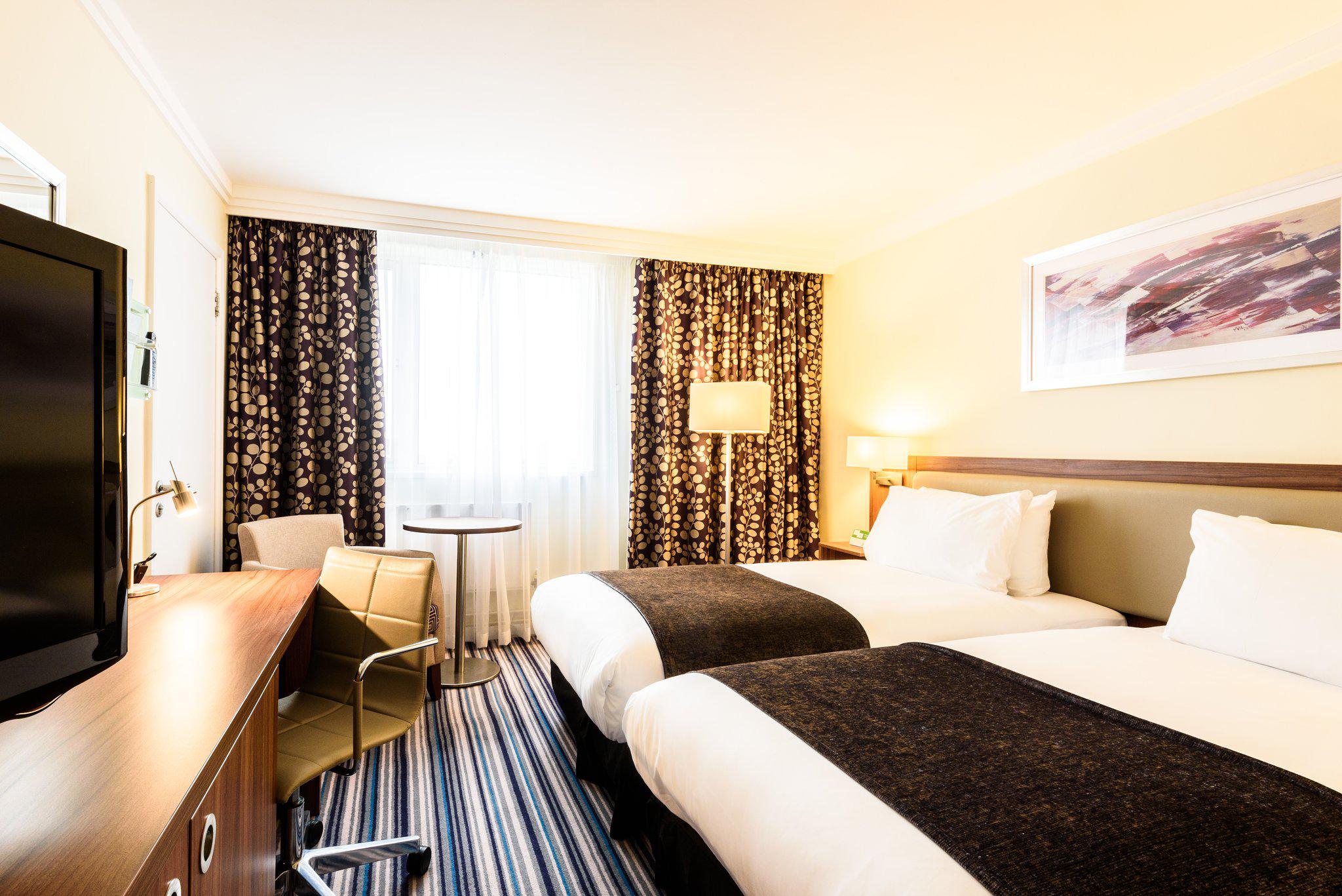 Images Holiday Inn Portsmouth, an IHG Hotel