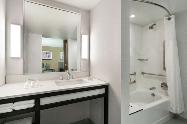 Images Hilton Garden Inn Springfield, NJ