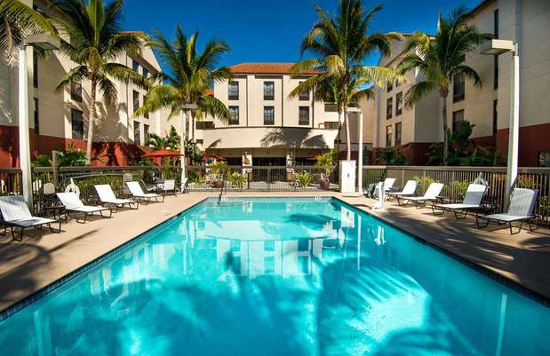 Images Hampton Inn & Suites Fort Myers Beach/Sanibel Gateway