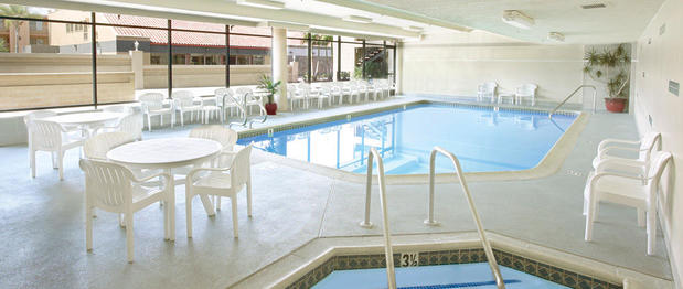 Images Anaheim Desert Inn and Suites