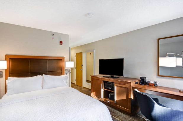 Images Hampton Inn Memphis-Poplar