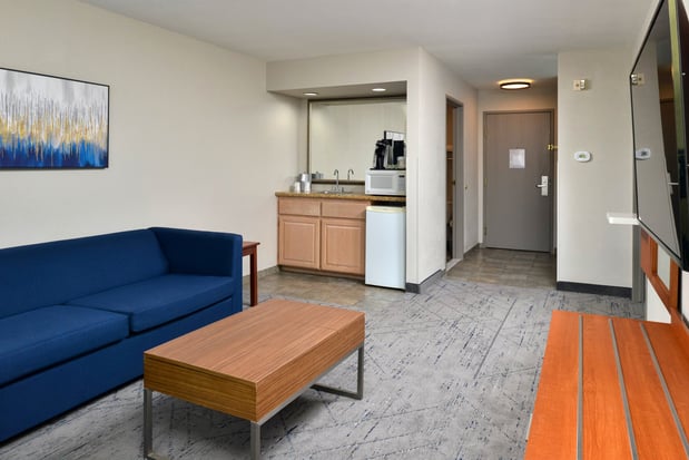 Images Holiday Inn Express & Suites Farmington (Bloomfield) by IHG