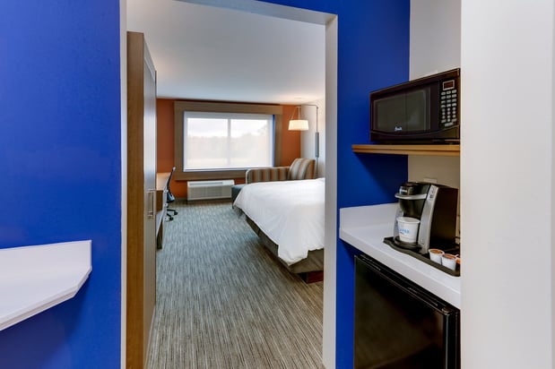 Images Holiday Inn Express & Suites Middletown - Goshen by IHG