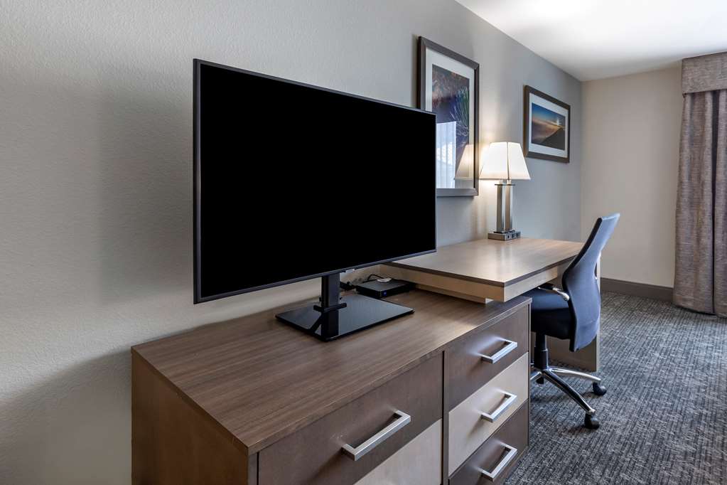 Desk/Entertainment