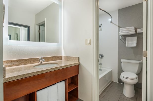 Images Best Western Plus Clocktower Inn