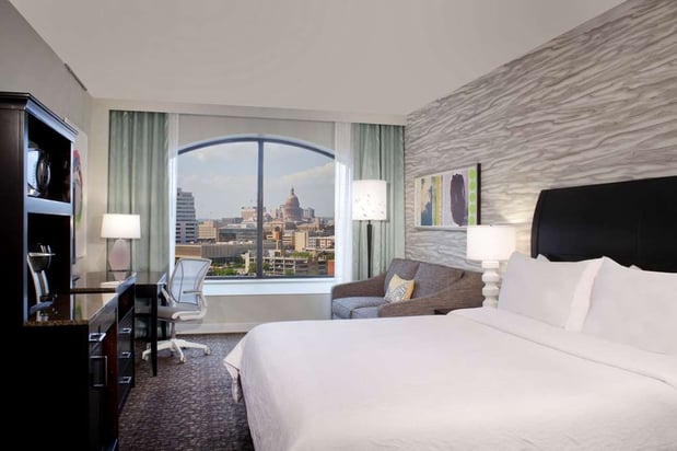 Images Hilton Garden Inn Austin Downtown