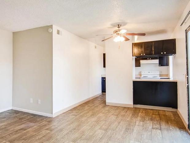 Images Meadow Lark Apartments