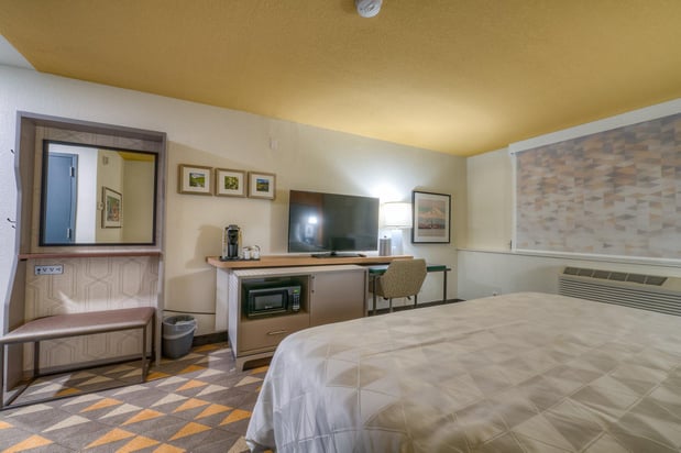 Images Holiday Inn Tacoma Mall by IHG