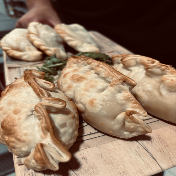 Images Tu Lugar Brasas y Tapas