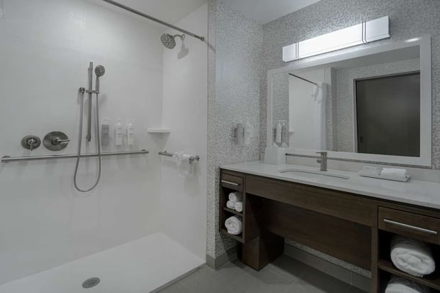 Images Home2 Suites by Hilton Grand Rapids Airport