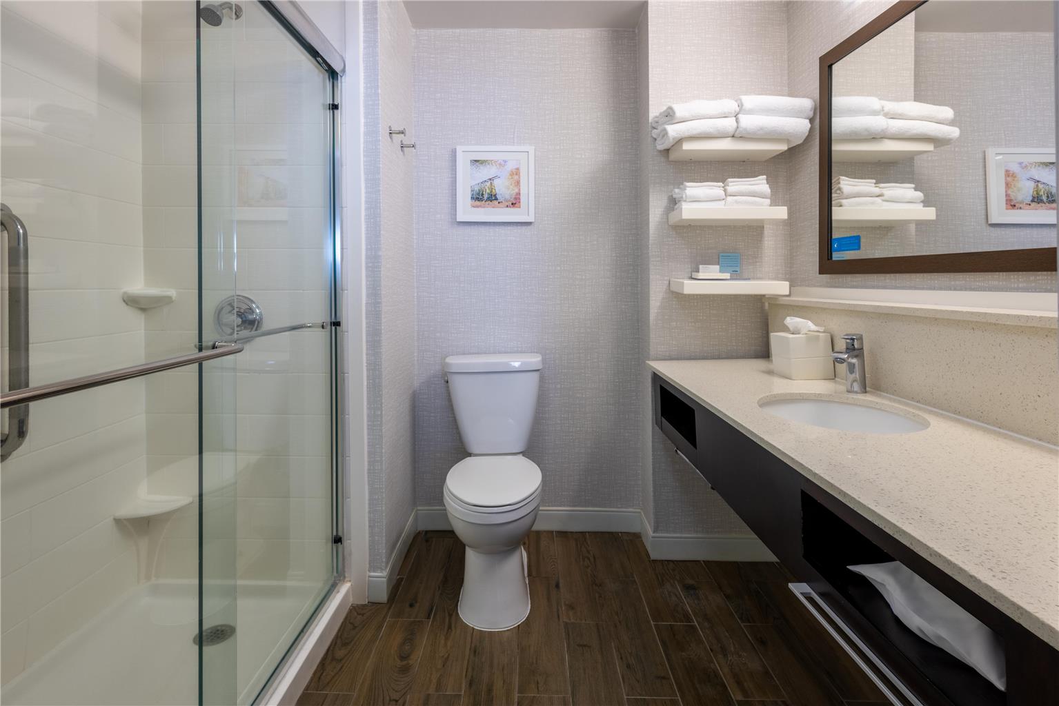 Guest room bath