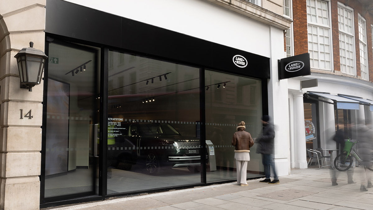 Stratstone Land Rover Mayfair Dealership Exterior