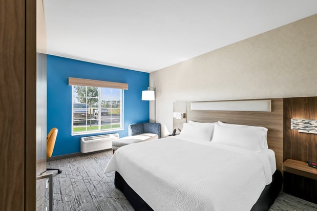 Images Holiday Inn Express & Suites Council Bluffs - Conv Ctr Area by IHG