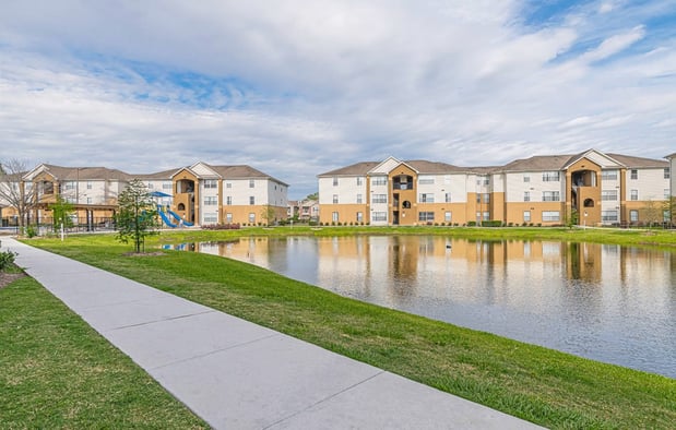 Images Pinewood Apartments