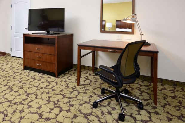 Images Hilton Garden Inn Greensboro Airport