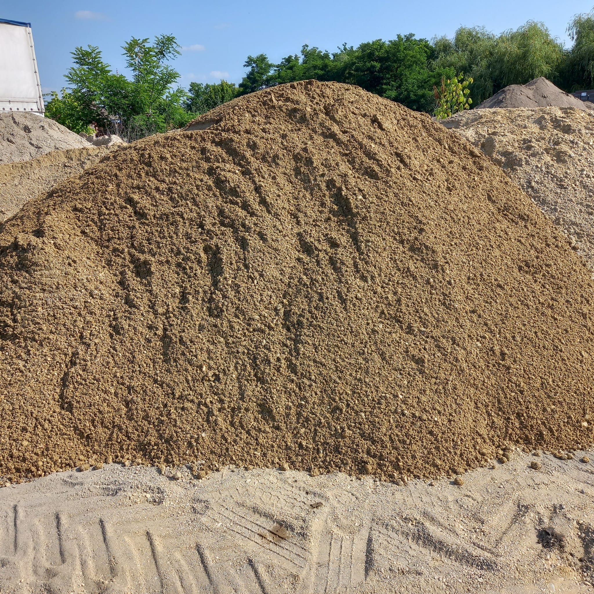 Images SZILÁGYI MIKLÓS - TÜZÉP TELEP