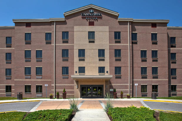 Images Candlewood Suites Building 4690