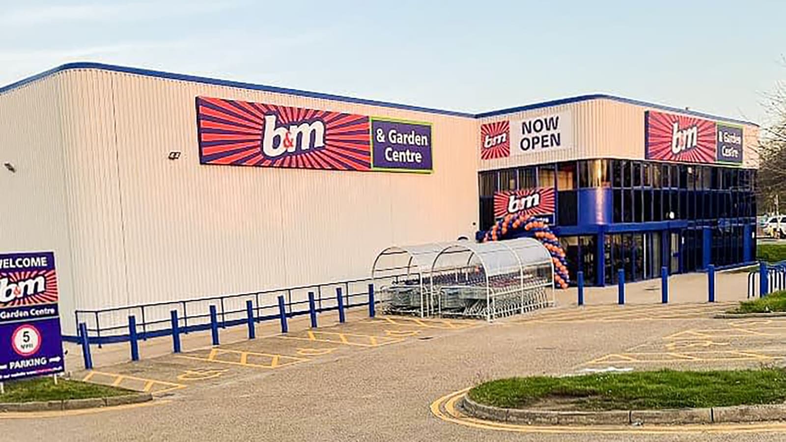 Images B&M Store with Garden Centre