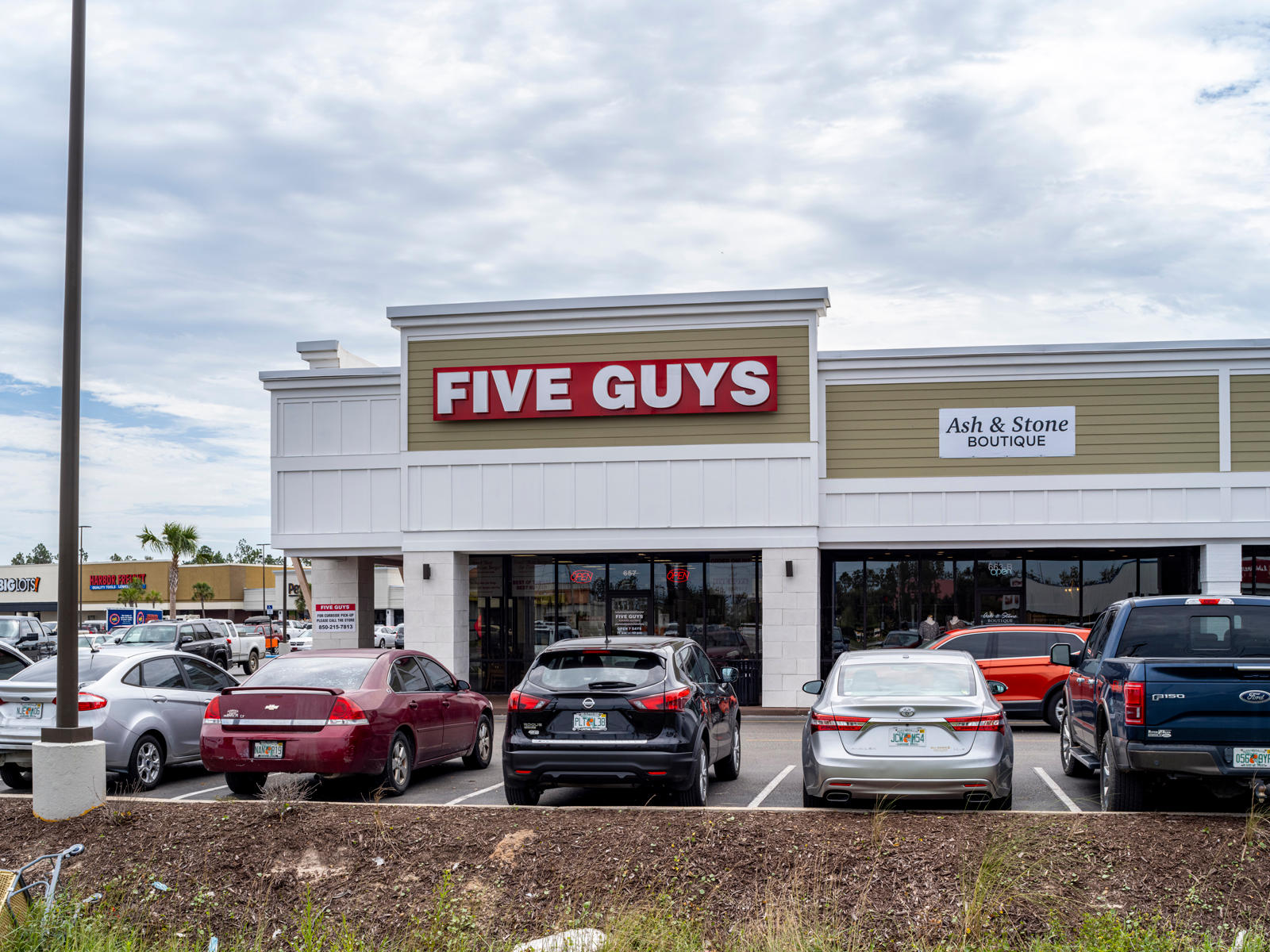 Five Guys at Panama City Square Shopping Center