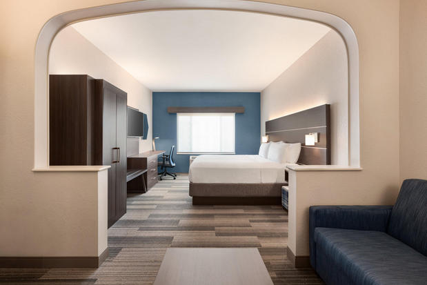 Images Holiday Inn Express & Suites Denver Airport by IHG