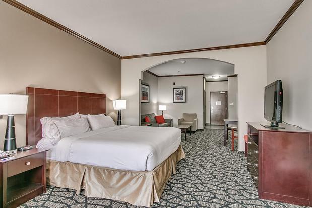 Images Holiday Inn Express & Suites Lubbock South by IHG