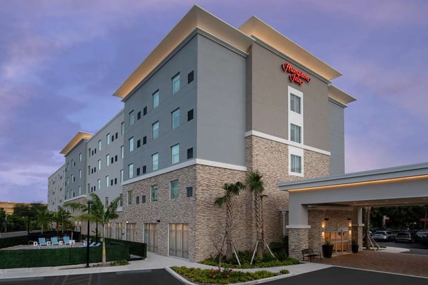 Images Hampton Inn Miami Airport East