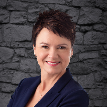 Kathy Hunt headshot.