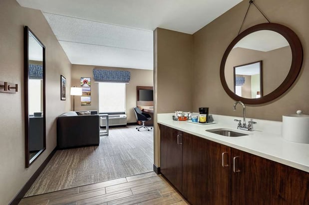 Images Hampton Inn & Suites Frederick-Fort Detrick