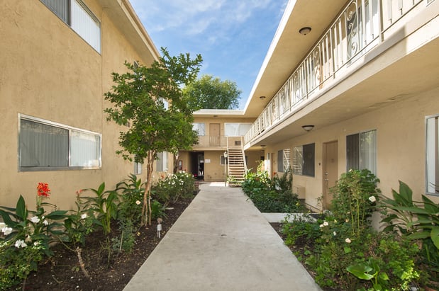 Images Reseda on the Park