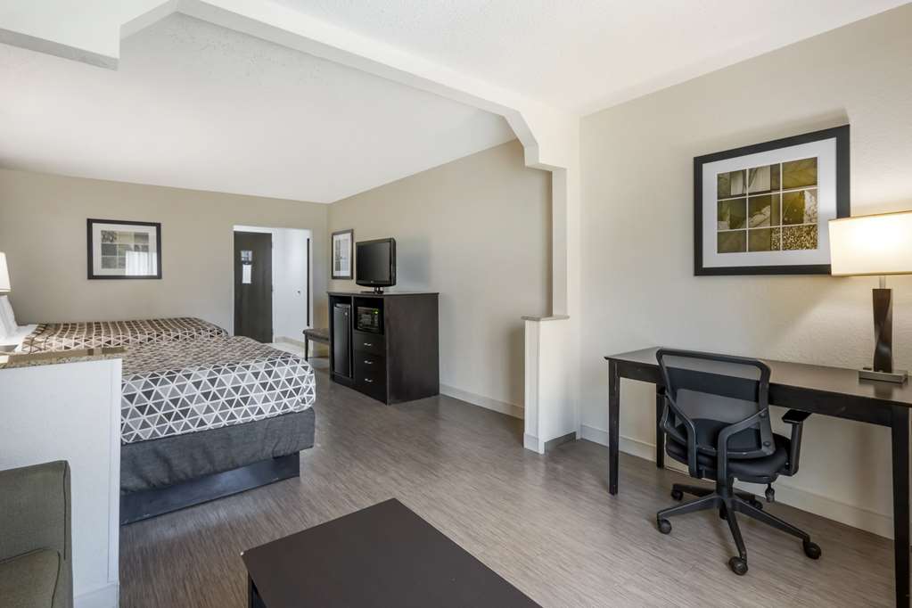 2 Queen Bed Room 
