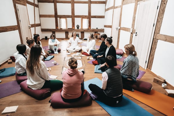 Bewusstseinsarbeit & Transformation - Sarah Thonke - Yoga, Lebenscoaching & Frauenkreise | Anand Navjeet Kaur