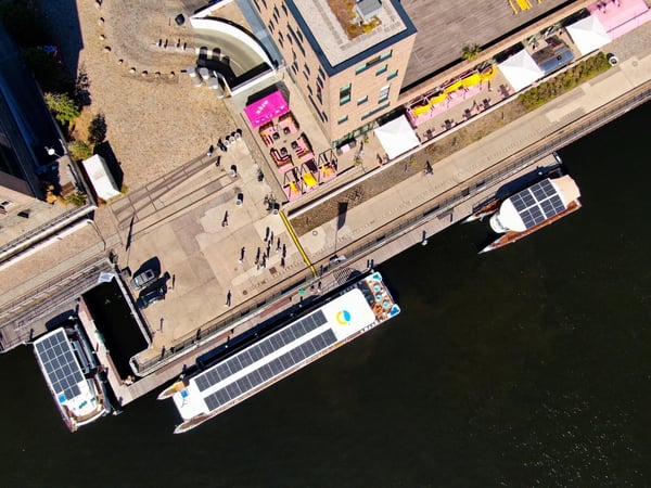 Bilder Solarwaterworld Hafen: Schiffsrundfahrten und Sightseeing Touren in Berlin mit Solar-Katamaran