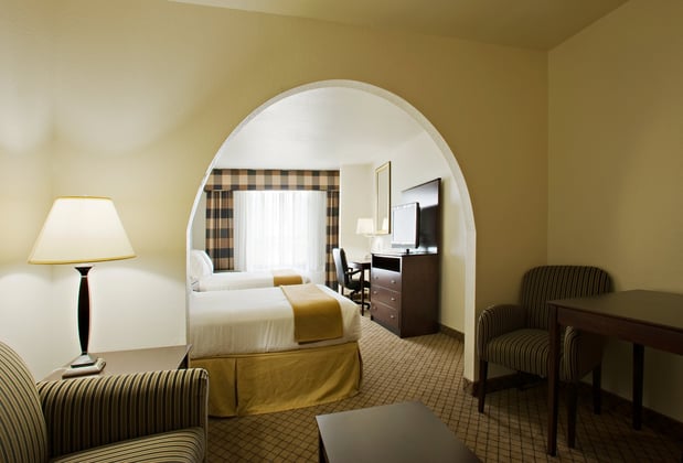Images Holiday Inn Express & Suites Childress by IHG