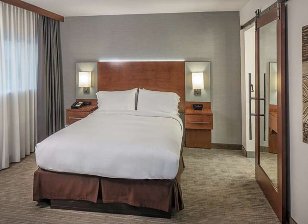 Images DoubleTree by Hilton Omaha Southwest