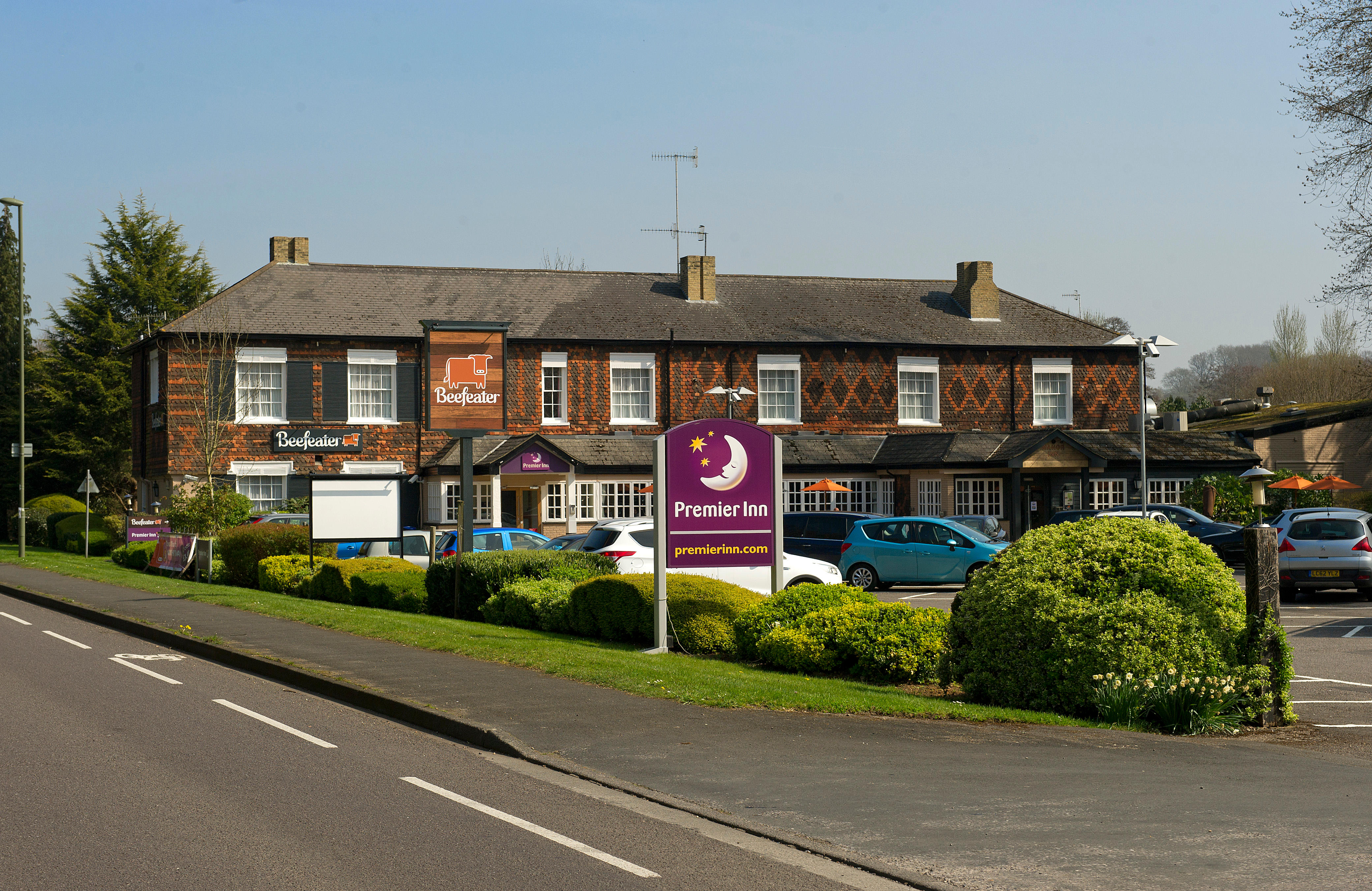 Images Premier Inn Godalming hotel