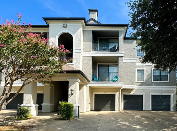 Images Saxony at Chase Oaks Apartments