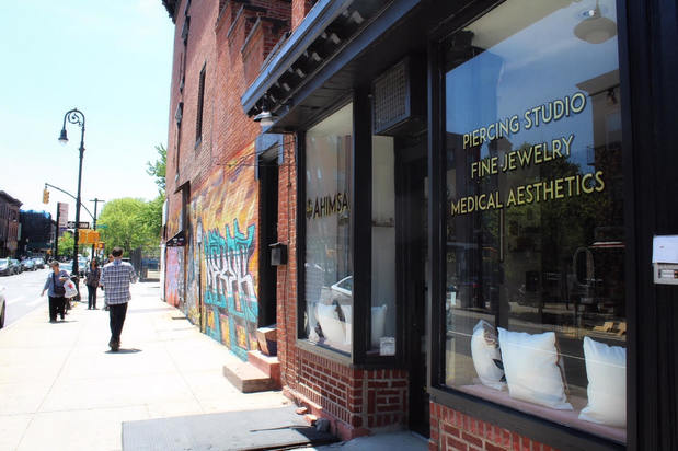 Images AHIMSA PIERCING STUDIO, FINE JEWELRY & MEDICAL AESTHETICS