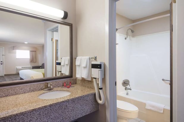 Images SureStay by Best Western Rockdale