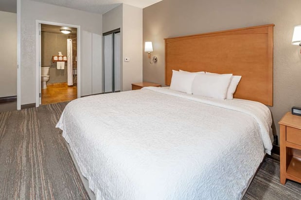 Images Hampton Inn & Suites Nashville-Vanderbilt-Elliston Place