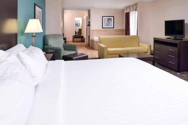 Images Holiday Inn Express & Suites Youngstown (N. Lima/Boardman), an IHG Hotel
