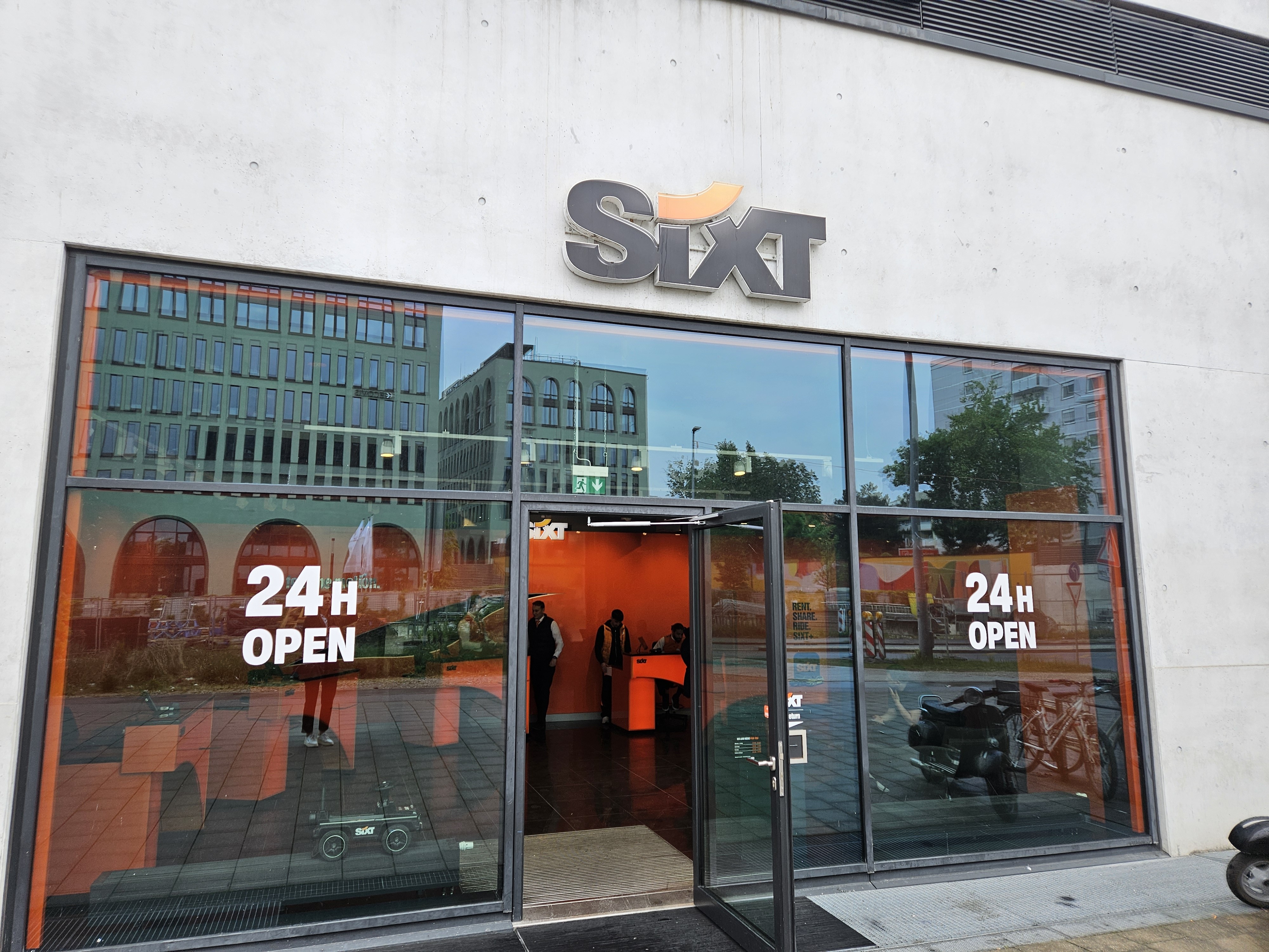 SIXT Autovermietung München Laim 24h, Wotanstr. 9 in München