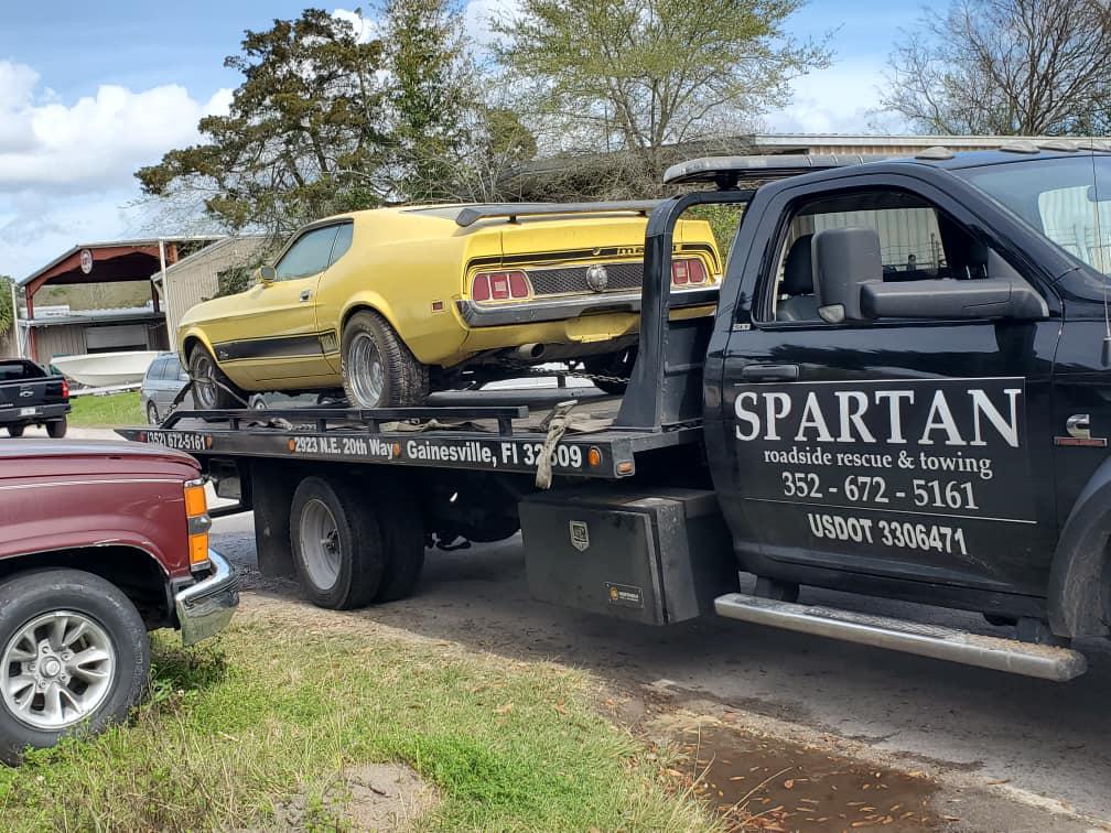 Call our fast, friendly, reliable tow team!