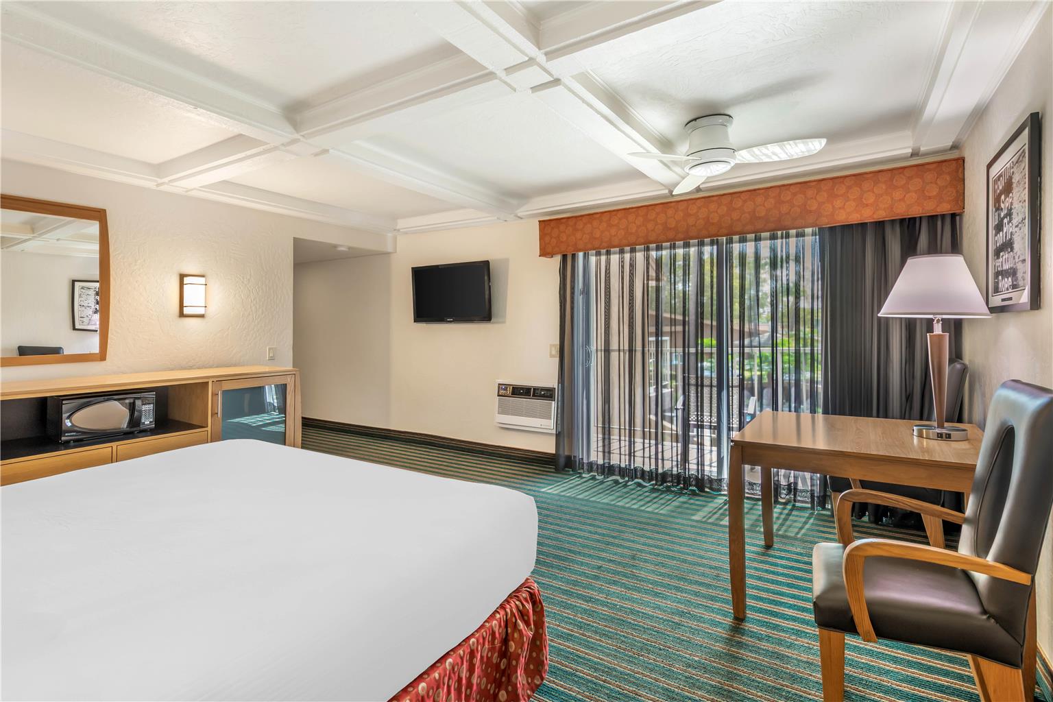 King - Pool View Balcony