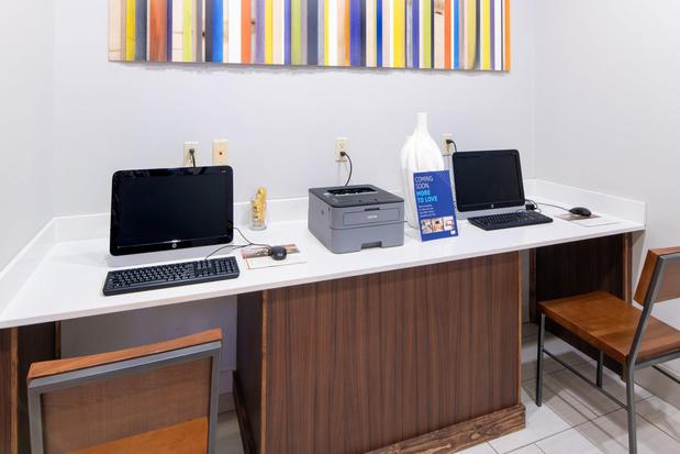 Images Holiday Inn Express & Suites Dallas South - Desoto by IHG