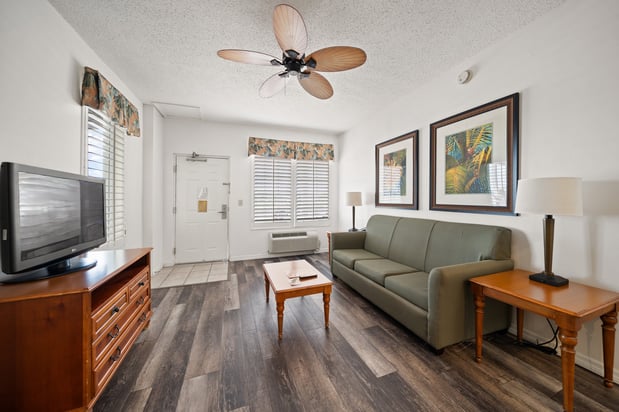 Images Holiday Inn & Suites Clearwater Beach S-Harbourside by IHG