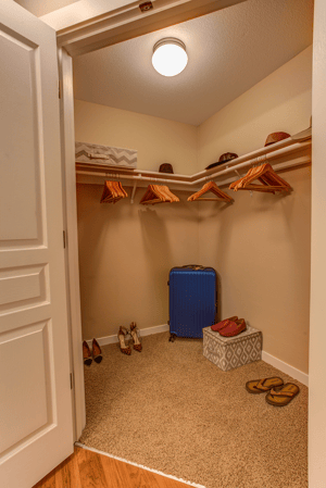 Images Commons at Avalon Park Apartments
