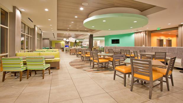 Images Holiday Inn Resort Fort Walton Beach by IHG