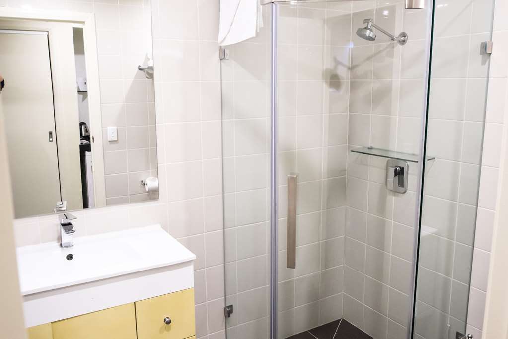 Executive Room Bathroom Best Western Airport Motel And Convention Centre Attwood (03) 9333 2200