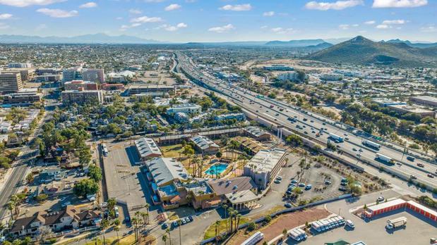 Images Presidio Palms Apartments