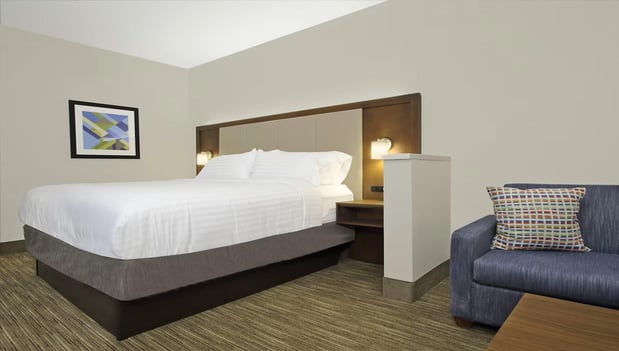 Images Holiday Inn Express & Suites Columbus North by IHG